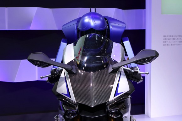 MOTOBOTに海外も反応！バイクを操るヤマハのヒト型ロボット